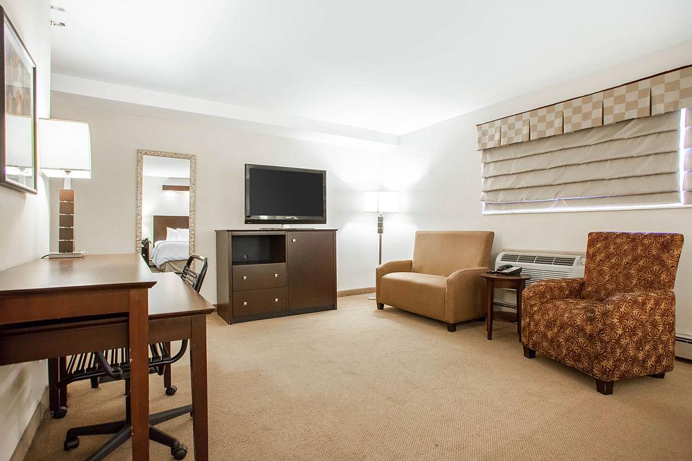 Four Points By Sheraton Milwaukee Airport Exteriér fotografie