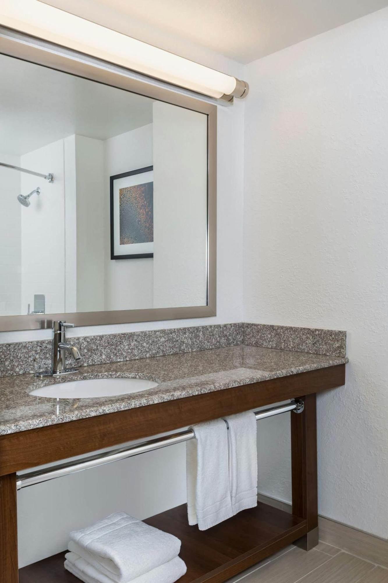Four Points By Sheraton Milwaukee Airport Exteriér fotografie